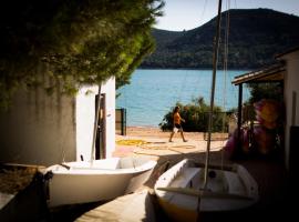 CENTRO DE OCIO ALÚA Casa Rural Iznájar Lago de Andalucía, landhuis in Iznájar