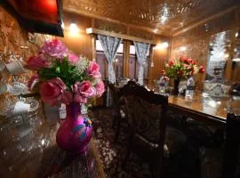 Goona palace houseboats