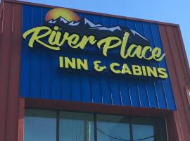 River Place Inn: Pigeon Forge şehrinde bir motel