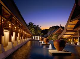 Tanjong Jara Resort - Small Luxury Hotels of the World، منتجع في دونجون