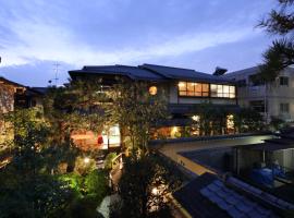 Kyo-machiya Stay WAKA Fushimiinari, hotel in zona Santuario Fushimi Inari Taisha, Kyoto