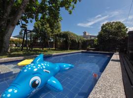 耕夢園渡假民宿，溪口村的附設泳池的飯店