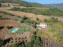 Agriturismo Montelovesco, kuća za odmor ili apartman u gradu 'Brunetta'
