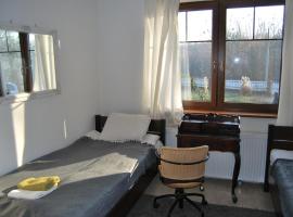 Pokoje nad Młynem, habitación en casa particular en Stryków
