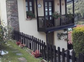 La casina de santulaya, vacation rental in Cangas del Narcea