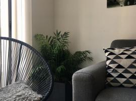 Simons Apartments minutes away from Balluta Bay and St Julians, hotel in Sliema