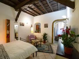 JUSTACASA alla SCALA Trastevere