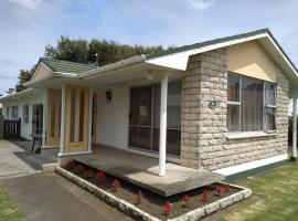 Ironsands B&B, hotel with parking in Patea