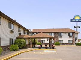 Days Inn & Suites by Wyndham Davenport East, hotel v destinaci Davenport