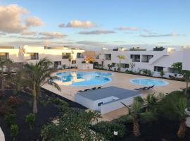 Casa Ana - Luxury pool apartment at Casilla de Costa، فندق رفاهية في Villaverde