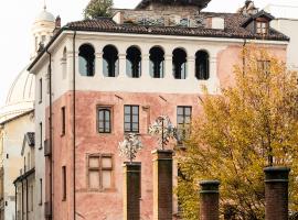 Casa del Pingone, vila v Turíně