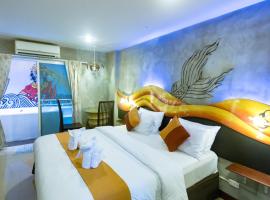 Baan Kamala Fantasea Hotel、カマラビーチのホテル