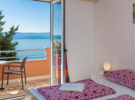 Adriatic Blue Apartments, hotel in Lokva Rogoznica