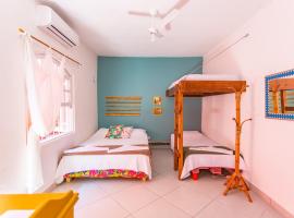 Suítes Casa Maembippe, hôtel à Ilhabela près de : Guna Marina