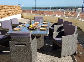 Appartement vue sur mer et port, Hotel in Grandcamp-Maisy