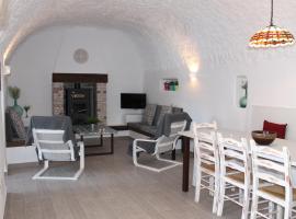 Cuevas Adonia, hotel en Freila