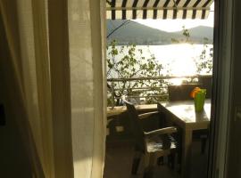 Apartments Selina, hotel v destinaci Vinišće