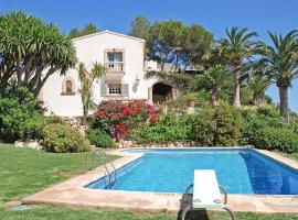 Javea Villa Sleeps 12 with Pool, hotel in Lleus