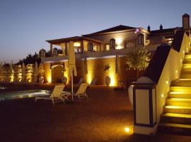 Malhadais Villa Sleeps 14 Pool Air Con WiFi, хотел в Malhadais