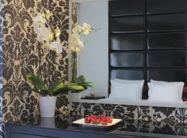 Galaxy Art Hotel