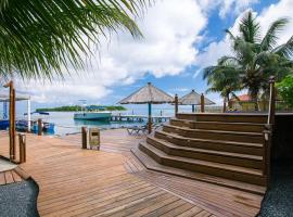 Wikkid Resort, hotell sihtkohas Dixon Cove lennujaama Juan Manuel Gálvezi rahvusvaheline lennujaam - RTB lähedal
