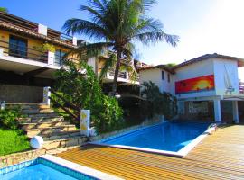 Flat Geribá com linda vista, 500 metros da praia, serviced apartment in Búzios