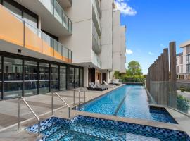 Sandy Hill Apartments by Ready Set Host, hotel na may parking sa Sandringham