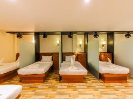Blossom Dormitory For Male and Female, hotell i Mumbai