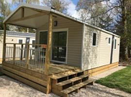 Camping Porte des Vosges, glamping site in Bulgnéville