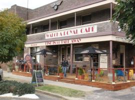 Walcha Royal Cafe & Accommodation, guest house in Walcha
