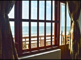 Neela Waters - Beach Home, hotell i Alleppey