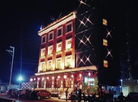 D-ADDA, Hotel mit Parkplatz in Badlapur