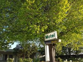 Holbrook SKYE Motel, viešbutis su vietomis automobiliams mieste Holbrukas