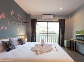 iNest Poshtel, hotell i Kata Beach