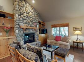 Getaway at The Fields in Warm Springs, hotel with parking in Ketchum