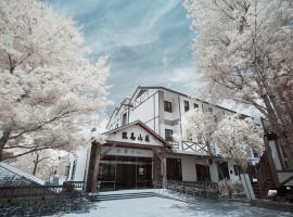 惠蓀林場能高山莊, hotel en Renai