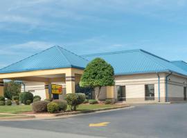 Super 8 by Wyndham North Little Rock/McCain, hotel di North Little Rock