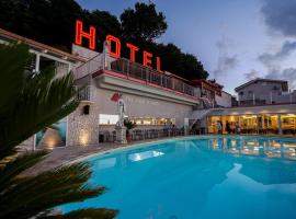 Hotel Orizzonte Blu, отель в Тропеа