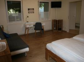 Pension Pock, hotel a Tieschen