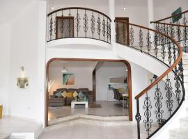 Mansion Almond - SEA, SUN and a charming refuge!, hotel in Paul do Mar