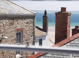Little Dolly sea view apartment, St Ives, Cornwall, apartment in St Ives