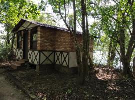Camp Riveredge Paradise, Hotel in Kārwār