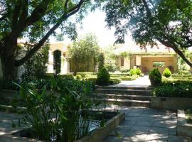 Moon and Sixpence Garden Guest House, four-star hotel in Muldersdrift