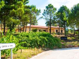 Casa Rural Cortijo La Tapia, hotel a Riópar