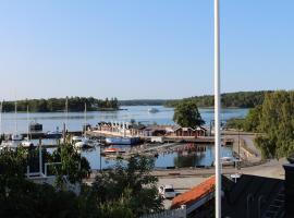 Vaxholm Seaview Cottage、ヴァックスホルムにあるBogesund Castleの周辺ホテル