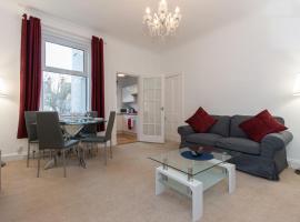 Glebe Street Apartment, hotel with parking in Fife