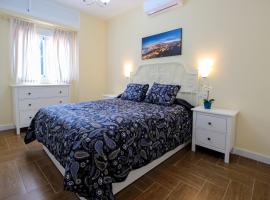 Palacios 6, nuevo, playa, barrio tranquilo, todos los servicios, PA, Hotel in Málaga