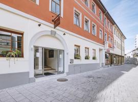 Boutique-Hotel Kronenstuben - unschlagbare Zentrumsnähe direkt am Marstall & Marktplatz - Schloss in 3 Min - Frühstück - Langzeitmiete，路德維希堡的飯店