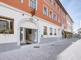 Boutique-Hotel Kronenstuben - unschlagbare Zentrumsnähe direkt am Marstall & Marktplatz - Schloss in 3 Min - Frühstück - Langzeitmiete
