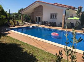 The Oak&acute;S Wolf-Country House